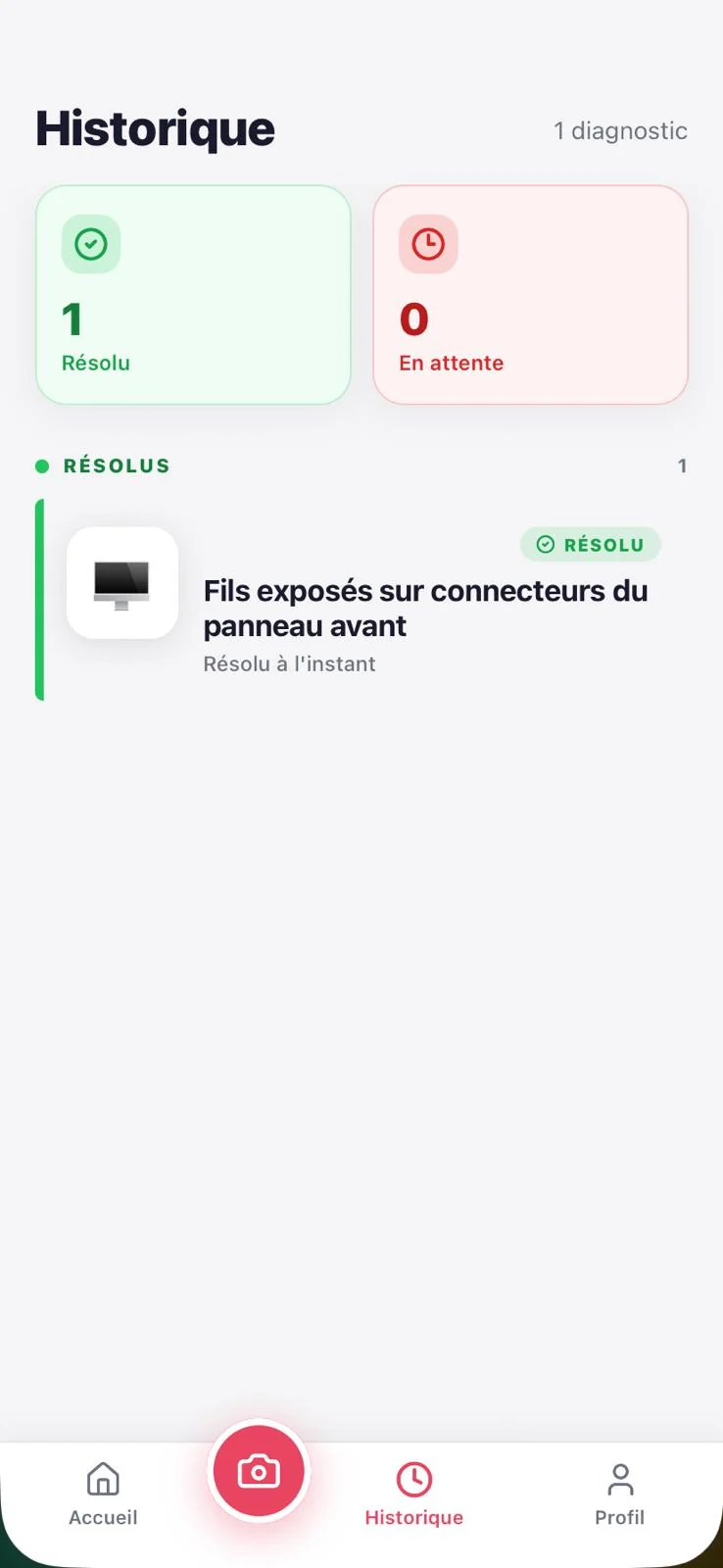 L’historique&nbsp;: un diagnostic résolu, « Fils exposés sur connecteurs du panneau avant ».