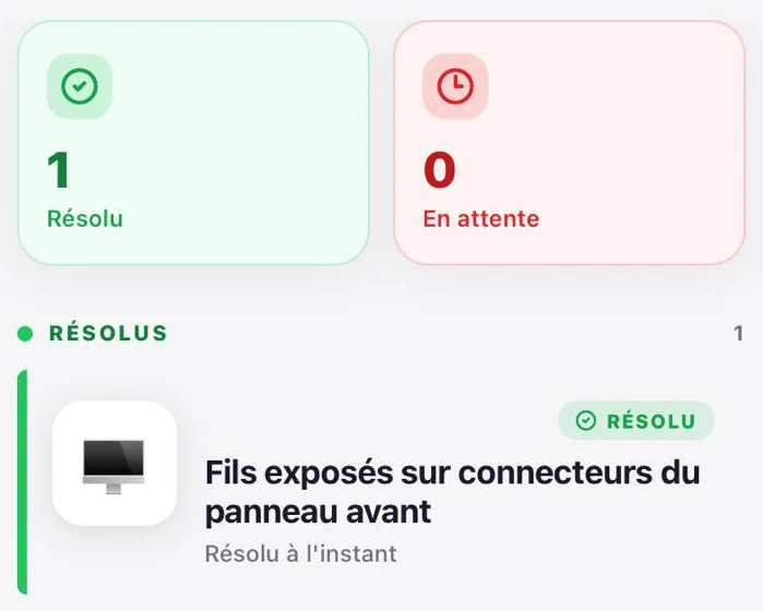 Les cartes de l’historique&nbsp;: vert pour résolu, rouge pour en attente, puis un diagnostic résolu.